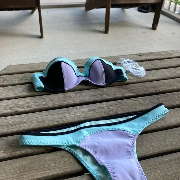 Victoria’s Secret bandeau bikini size 34A/medium blue lavender black colorblock - Picture 2 of 5